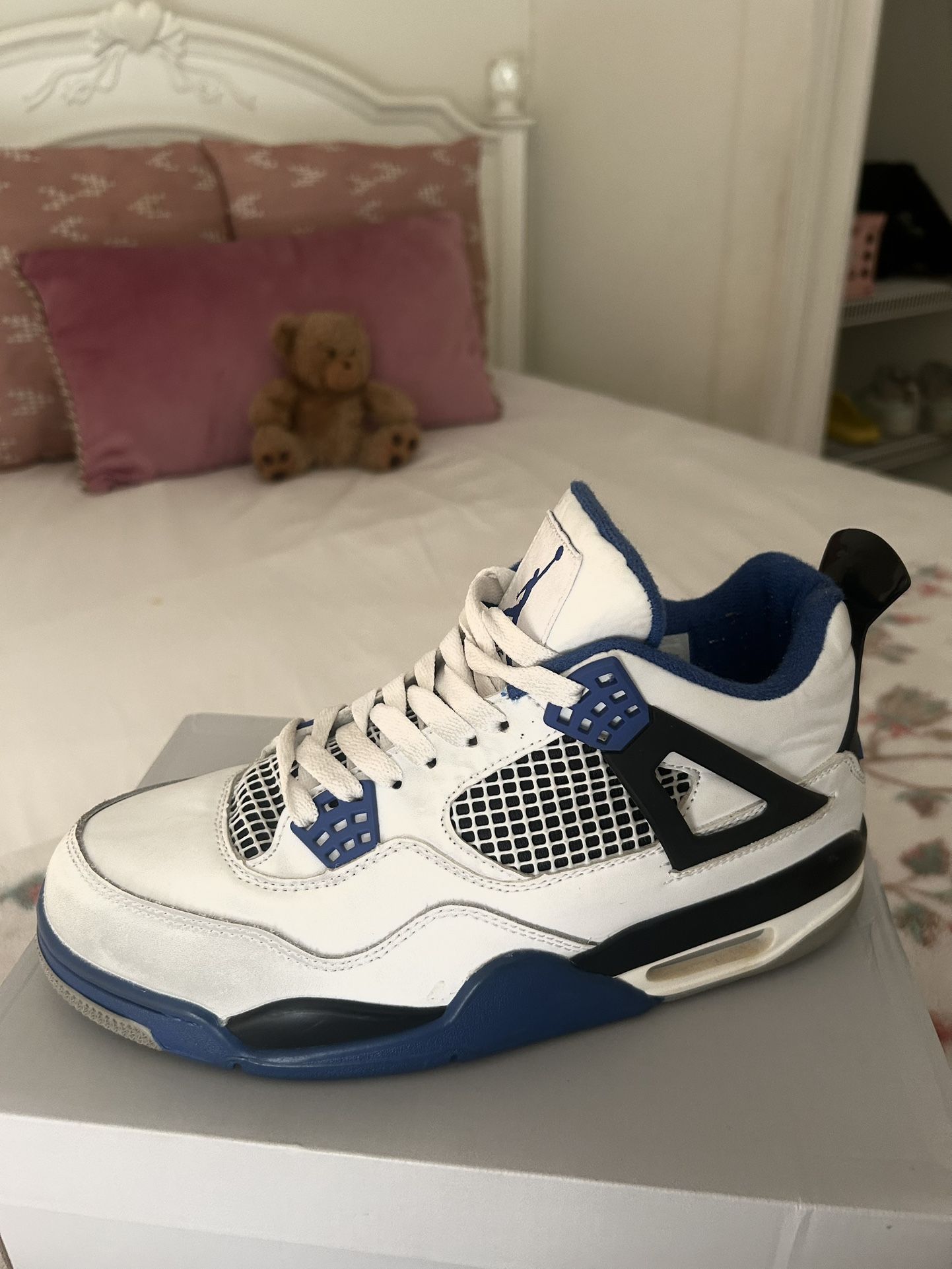 Jordan retro 4s Motorsport Size 8.5