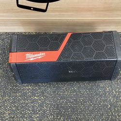 Milwaukee M18/M12 Lithium - Ion Cordless Wireless Jobsite Speaker 