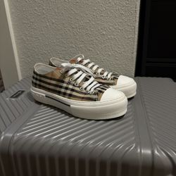 Men Burberry Shoes