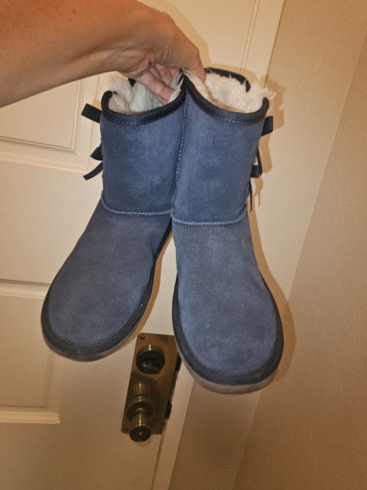 Blue Ugg Girls Size 3