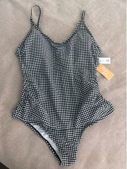 New with tags Women’s Black and White Gingham Swimsuit