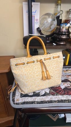 Dooney bourke