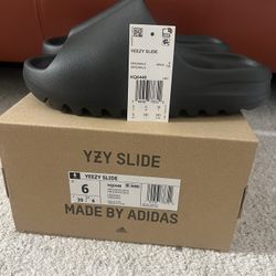 adidas yeezy slide onyx size 6