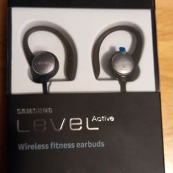 Samsung Level Active / Wireless Fitness Earbuds / Sweat Resistant