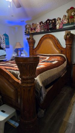 Wood Frame Bedroom set / Marble