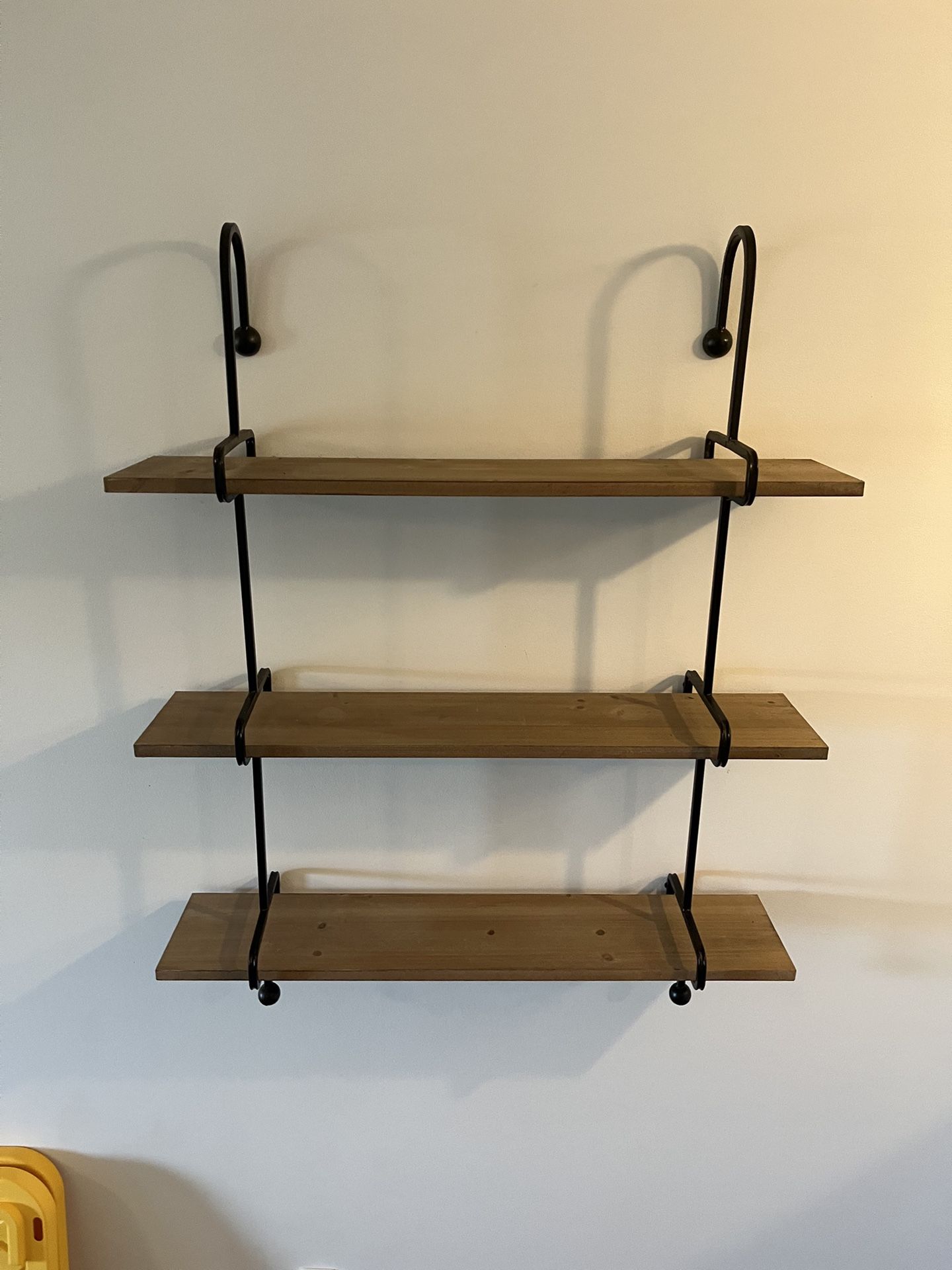 Wall shelf