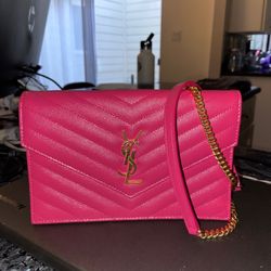 AUTHENTIC YVES SAINT LAURENT YSL CASSANDRE GRAIN DE POUDRE CHAIN ENVELOPE CROSSBODY BAG FUCHSIA HOT PINK for Sale in San Jose CA OfferUp