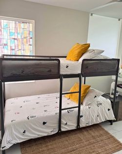 Bunk bed