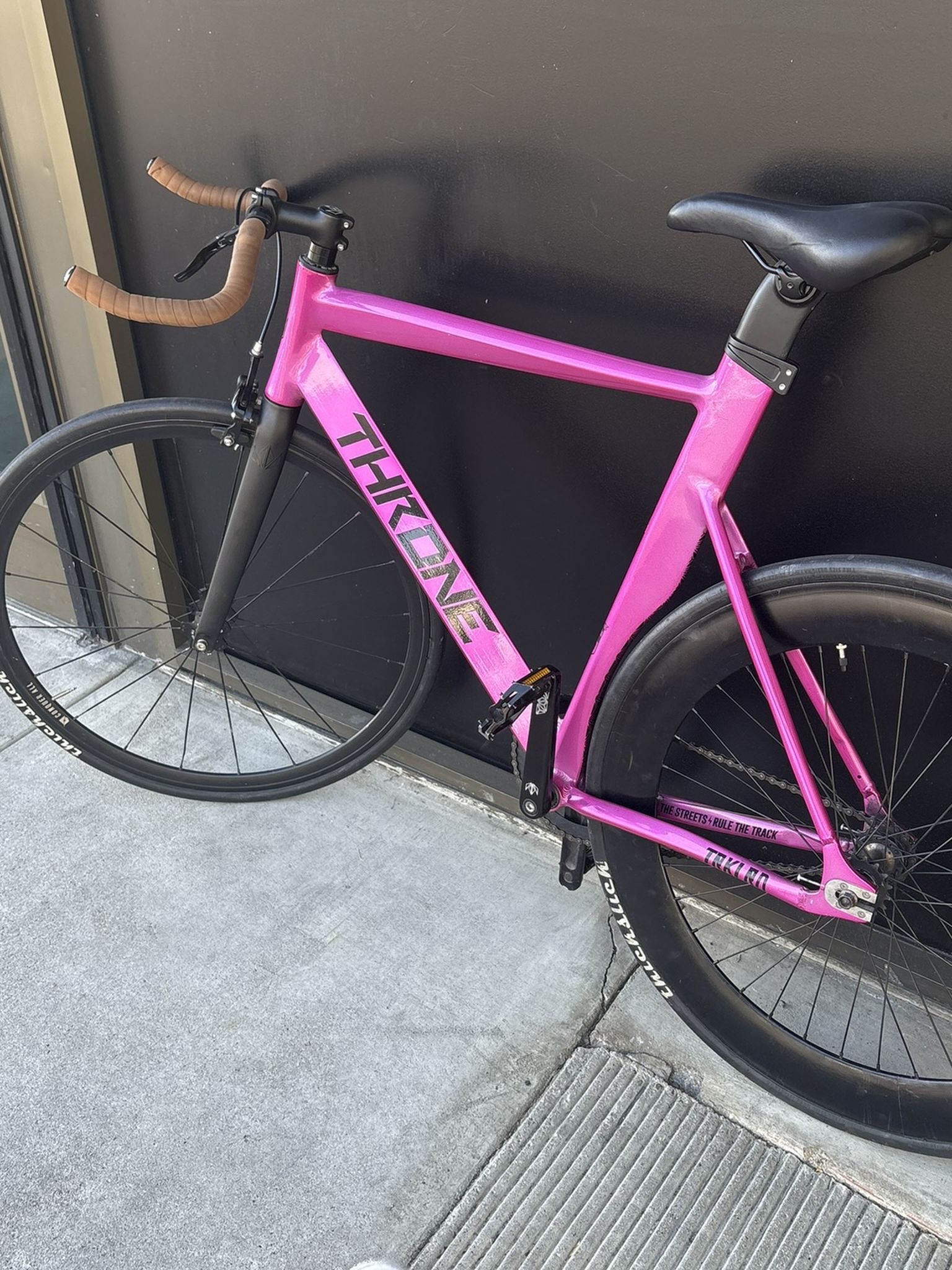 Throne Bike Road bike 