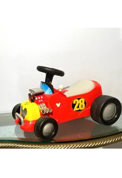 Kiddieland Disney Mickey Mouse Ride-on Roadster