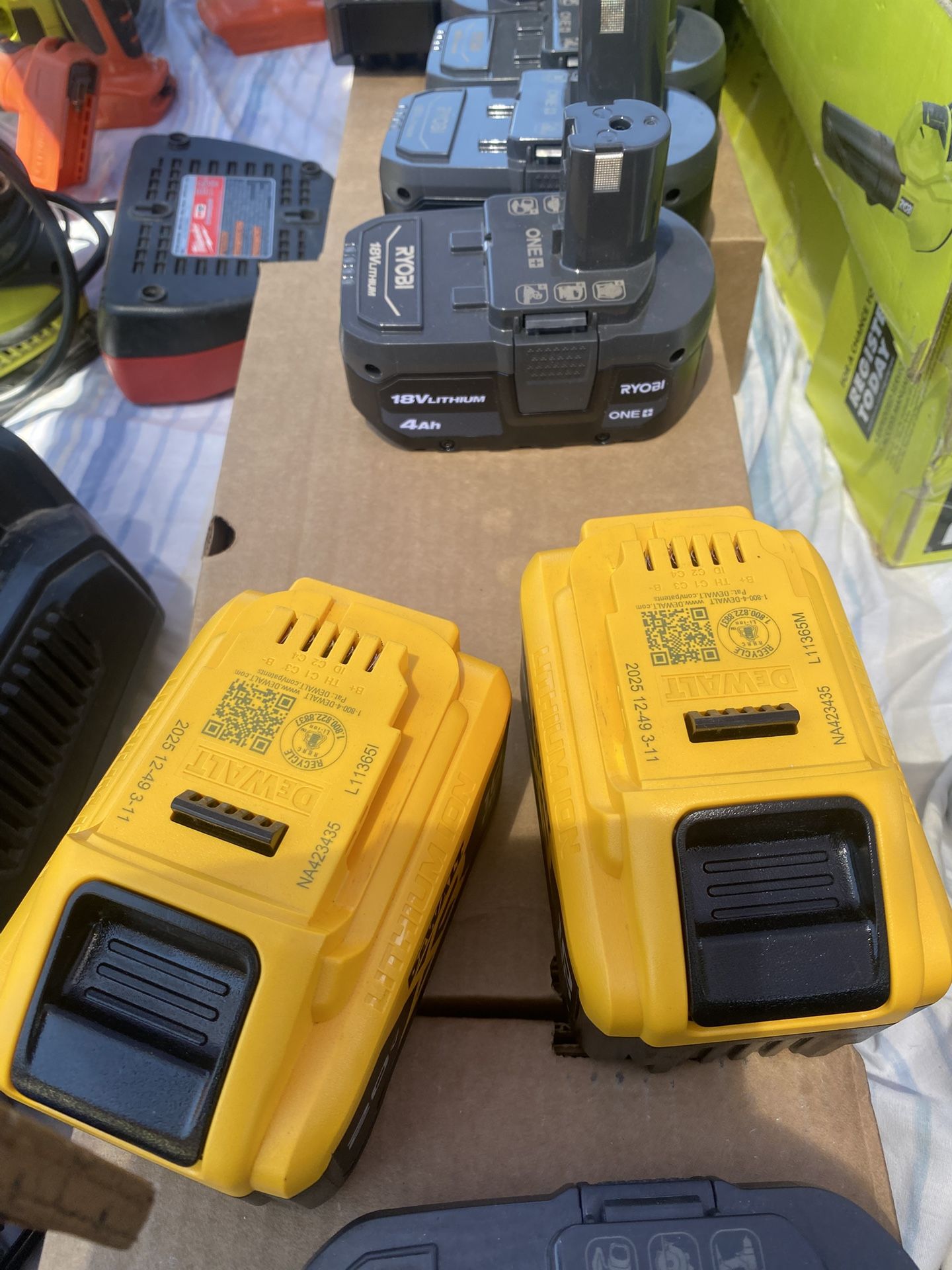 20 Volt Dewalt Battery 10 AH