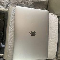 2018 macbook with touch bar