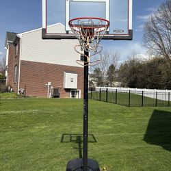 Lifetime Shatterproof Adjustable Basketball Hoop