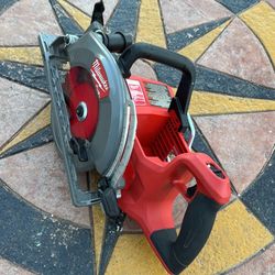 Milwaukee M18 FUEL 18V Lithium-Ion Cordless 7-1/4 in. Rear Handle Circular Saw (Tool-Only)