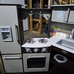 Play Kitchen