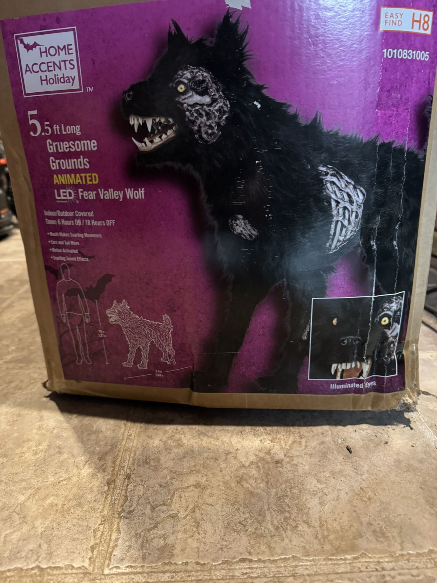New Home Accents 5.5ft Fear Valley Wolf. Must Pickup