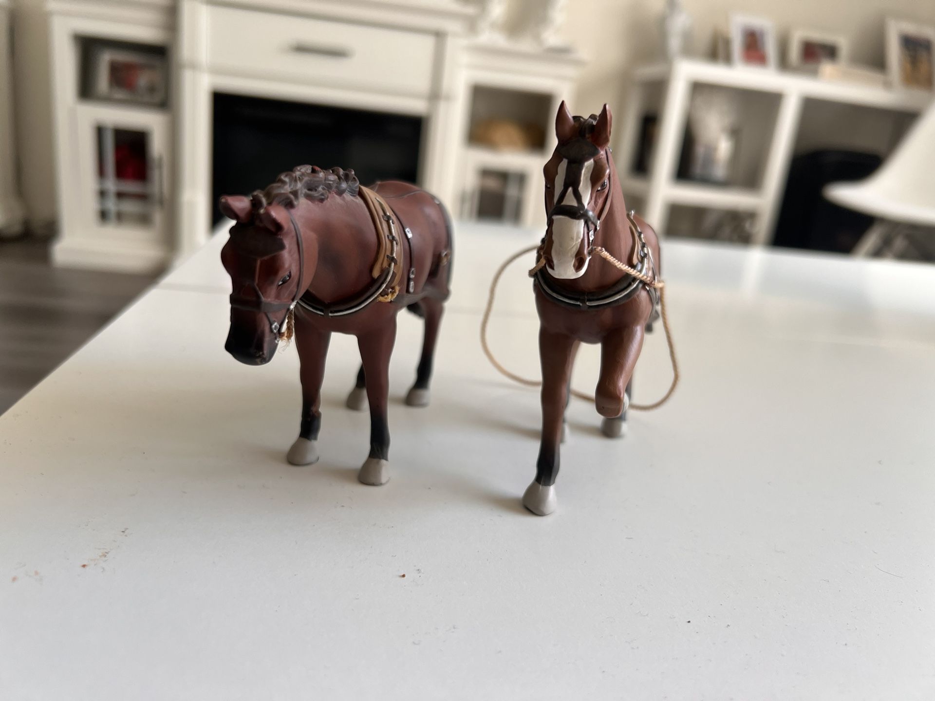 Vintage Pair Of Horses Made Of Resin Very Detailed 5 Inches 15 Dollars Both