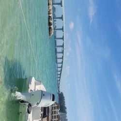 2022 STINGRAY CENTER CONSOLE BOAT