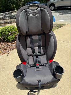Two yrs old Graco car seat in excellent condition,baby to big kid