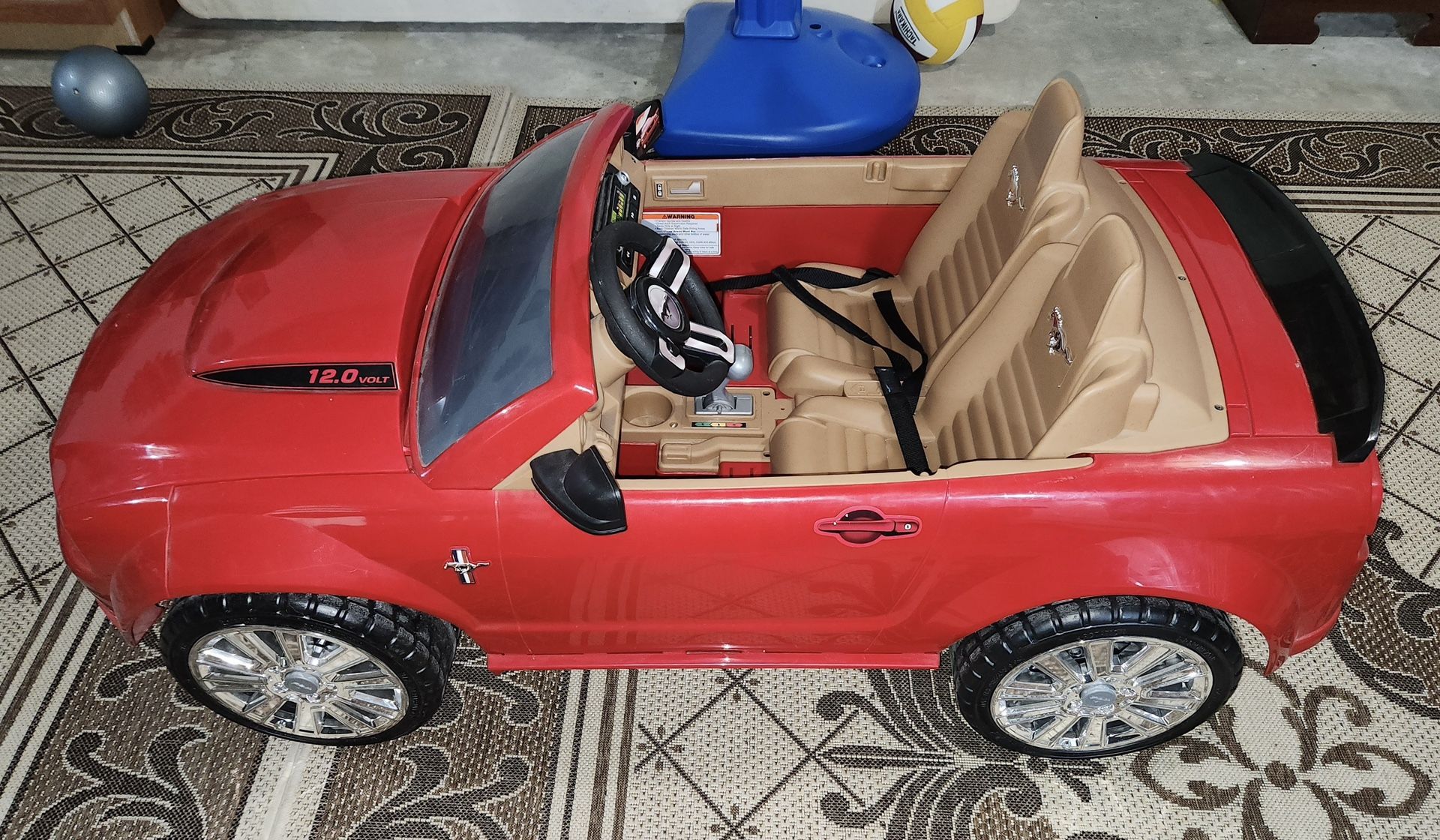 GREAT CONDITION 12V Ride-on Ford red Mustang Car $150