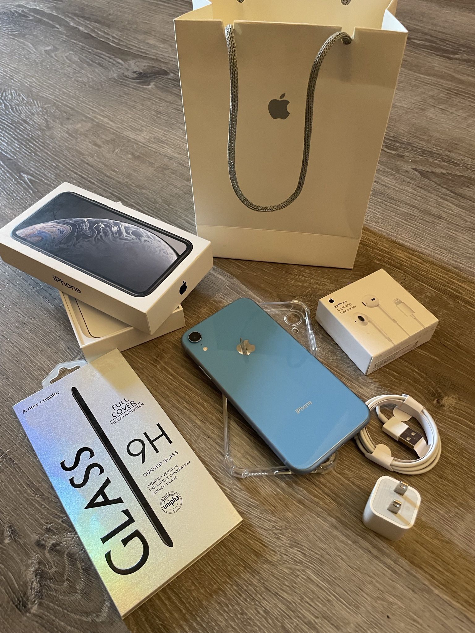 IPHONE XR UNLOCKED FOR ANY CARRIER COMPANY & WORLDWIDE 128GB
