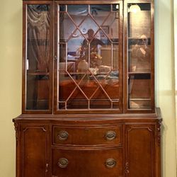  China Cabinet