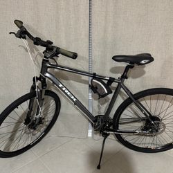 TREK 8.3 DUAL SPORT