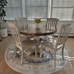 Round Table And Chairs