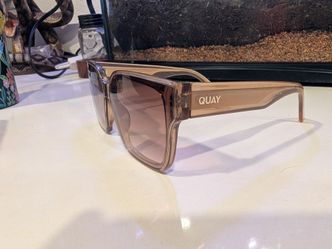 Quay designer sun glasses
