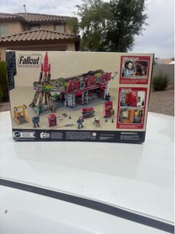 MEGA Fallout Red Rocket Truck Stop Building Set Brand New in Box