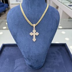 Pendant Round Diamonds Real And Gold 2,5 Inch High 