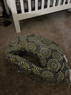 My best friend nursing pillow
