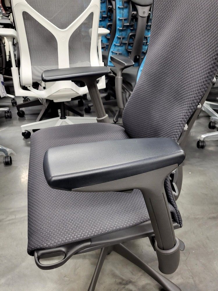 Like New Herman Miller Embody Chair