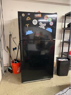 Fridge and freezer - MOVING IN 1 WEEK