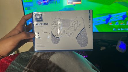 PS4 controller