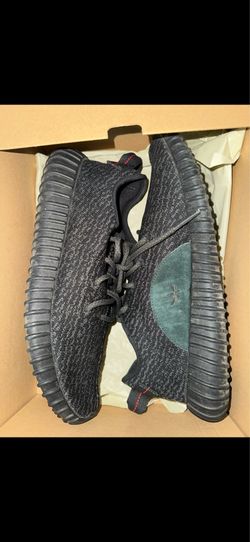 Yeezy 350’s black pirate