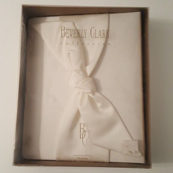 NWT Wedding Memories Fancy Bow Guest Book-Ivory