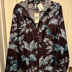 Woman’s Lightweight Raincoat/Windbreaker