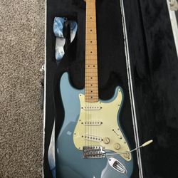 1995 Fender Stratocaster MiM Lake Placid Blue with Noiseless Pickups
