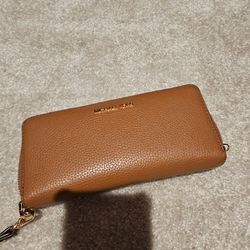 Luggage Jet Set Travel Large Pebbled Leather Wristlet