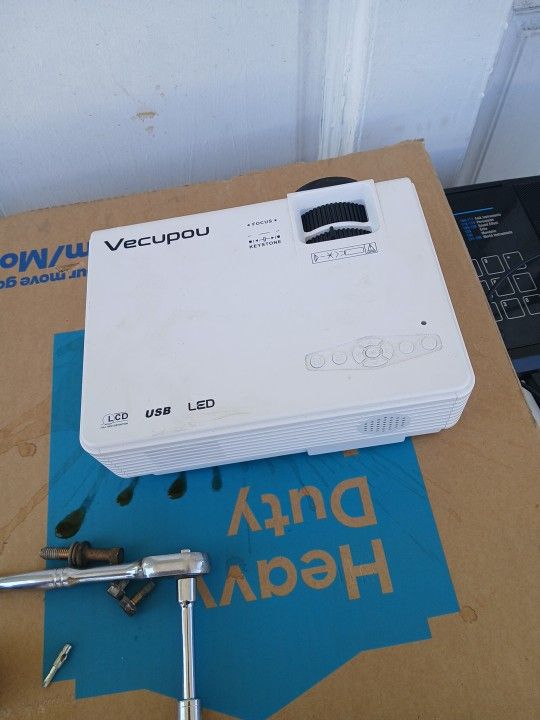 Vecupou Projector