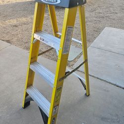 Werner 4' Fiberglass Ladder