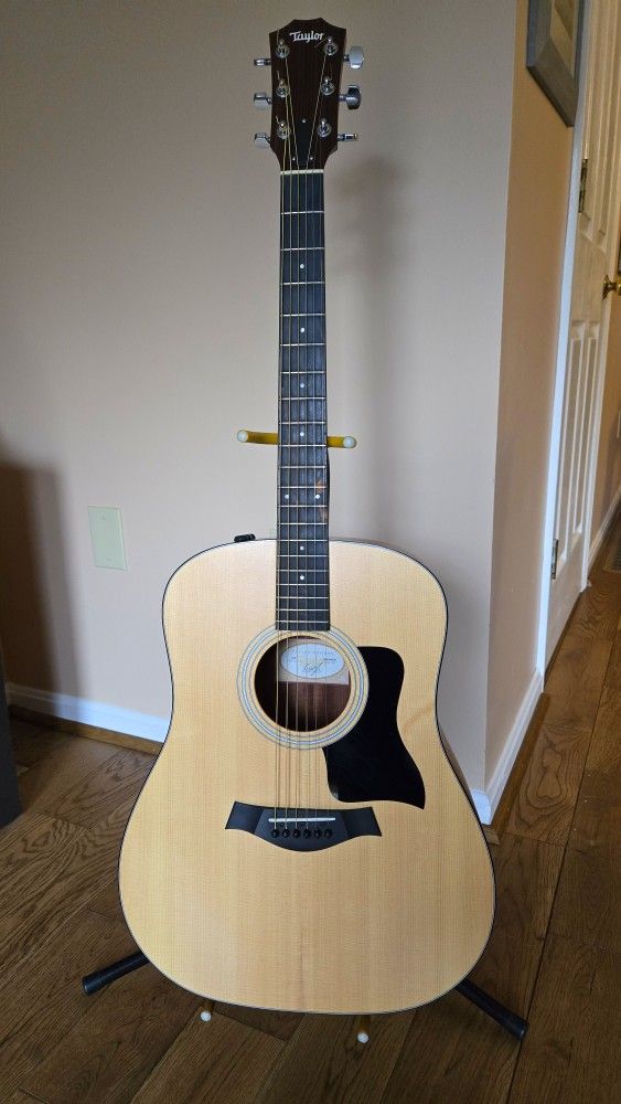 Taylor 110e Acoustic/electric Guitar