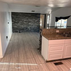 Traila, De Cinco Recámaras