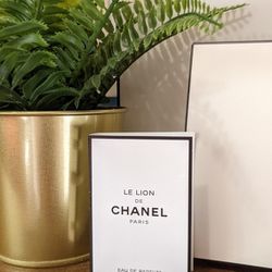 Le Lion De Chanel Paris Eau De Parfum Vaporisateur Spray + Drawstring Gift Bag