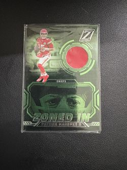 2021 Panini Zenith Zoned In # ZI-PMS Patrick Mahomes II Memorabilia Card