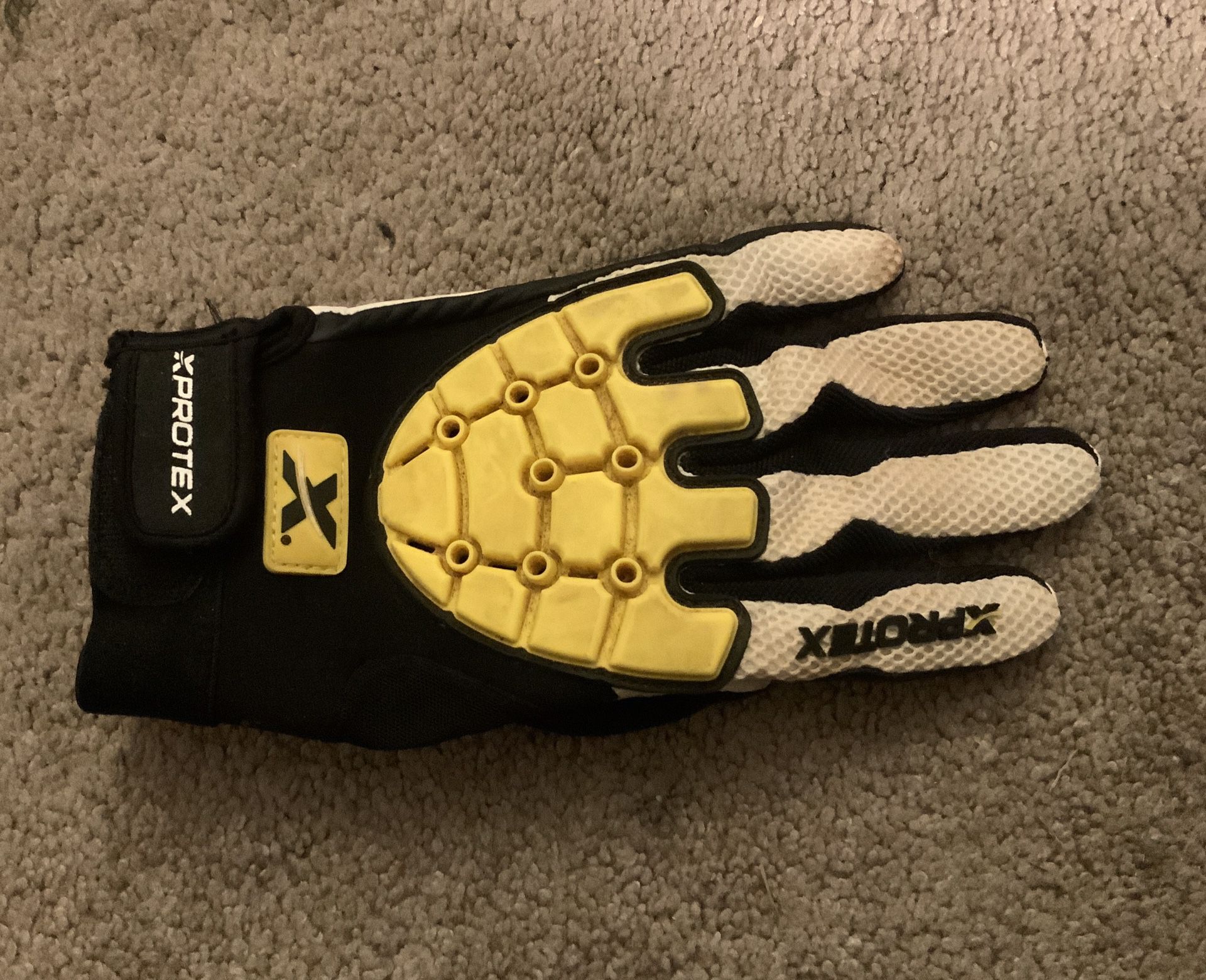PROTECTIVE GLOVE FOR CATCHERS.
