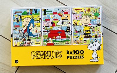 Peanuts Holiday 300-piece jigsaw puzzle set produced by RoseArt