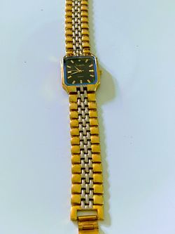 Gold tone Ladie’s Watch