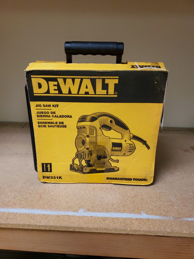 regeling wakker worden Hesje NEW Dewalt Jigsaw Kit DW331K Corded for Sale in Hartford, CT - OfferUp